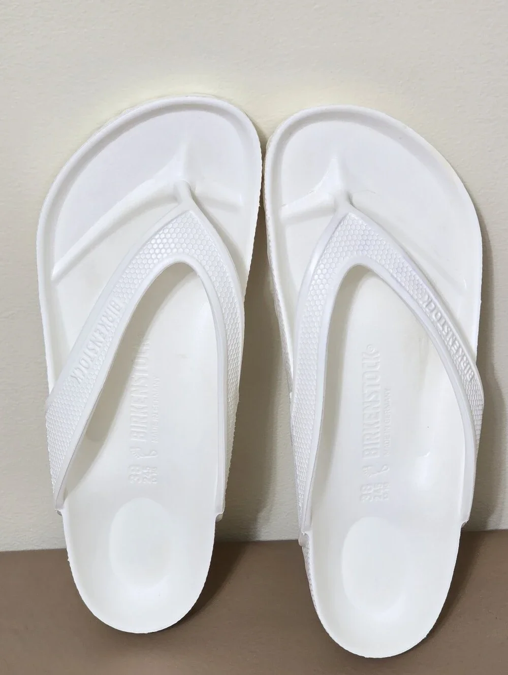 Birkenstock Honolulu Eva Flip Flops Women 38 EU/7 US Sandals Rubber White Beach - Picture 4 of 8